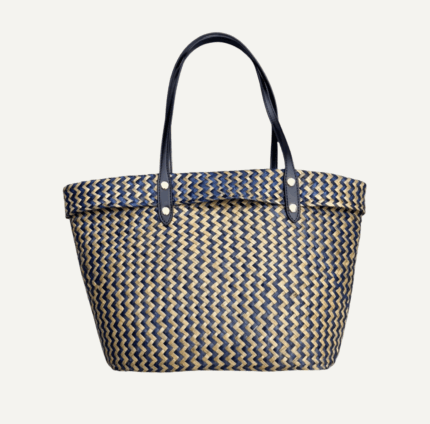 Seagrass wave tote blue brown pattern front view